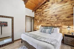 Riverfront Lodge with Indoor Pool & Hot Tub