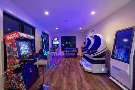 Indoor Pool/Arcade/Theater/HotTub/Pickleball/Trail - Holiday Home